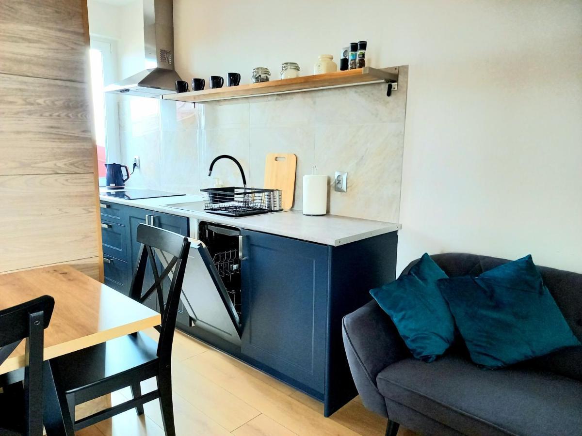 Two-Bedroom Apartment,1376586065:JPEG